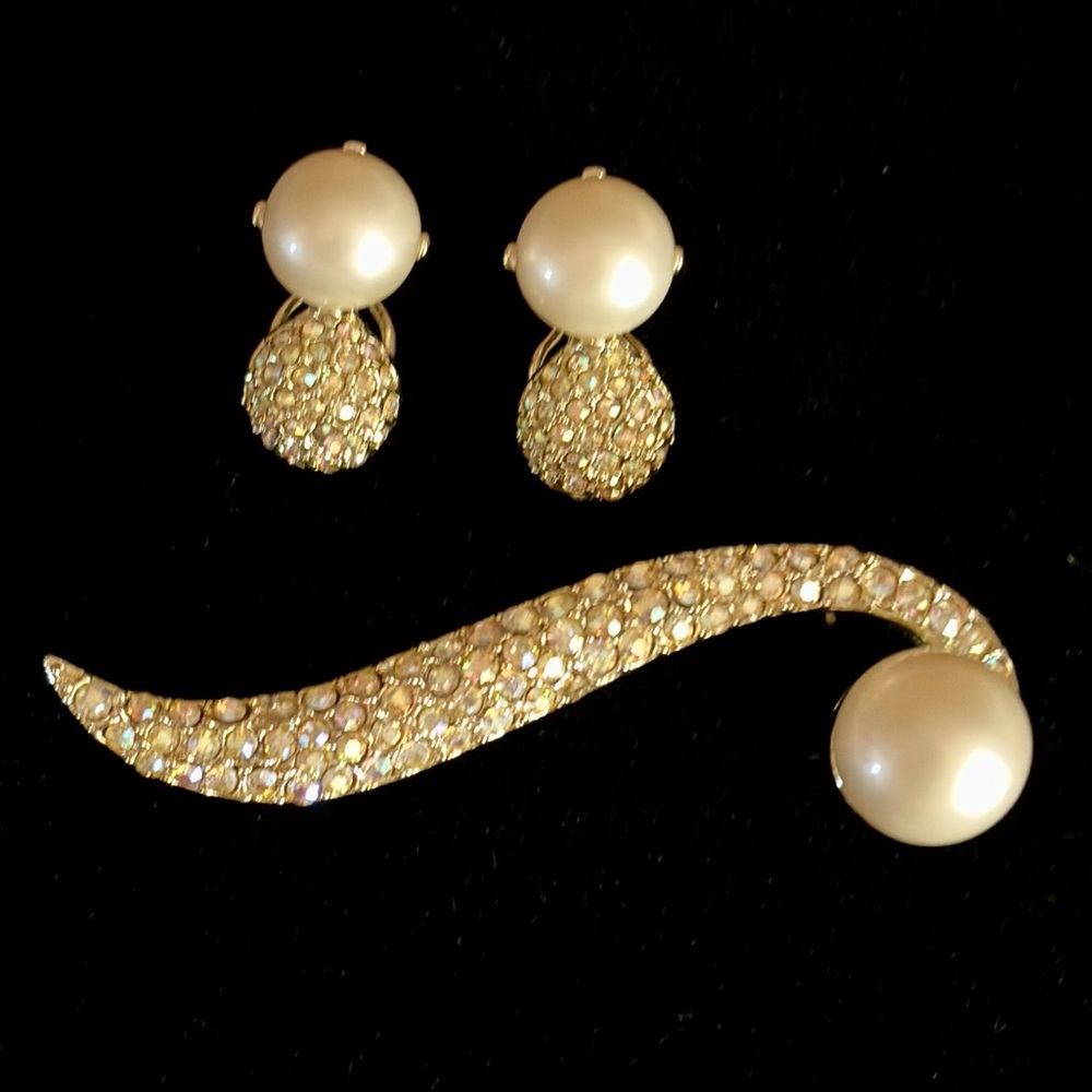 Vintage Faux Pearl and Rhinestones Brooch and Earrings